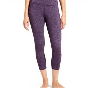 Athleta High Rise Quest Chaturanga Capri Crop Leggings Heathered Purple Drama